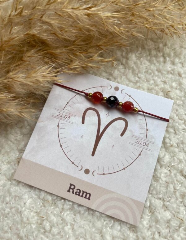 Geboortesteen armbandje Ram op kaartje met naam en sterrenbeeld