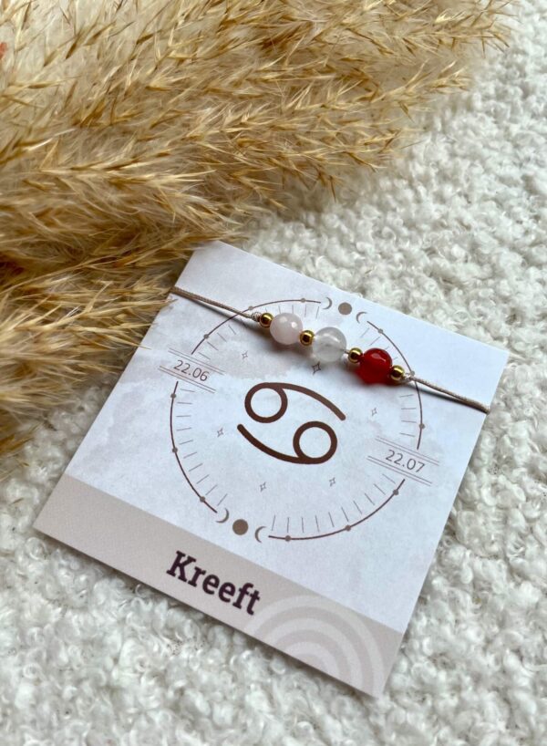 Geboortesteen armbandje Kreeft op kaartje met naam en sterrenbeeld