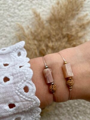 Perzik Maansteen & Lavasteen Diffuser Armband – Intuïtie, Vrouwelijke Energie & Balans