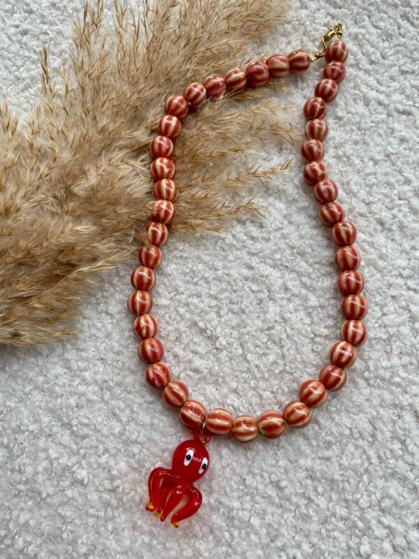 octopus ketting met keramiek kralen, handgemaakt door Munty